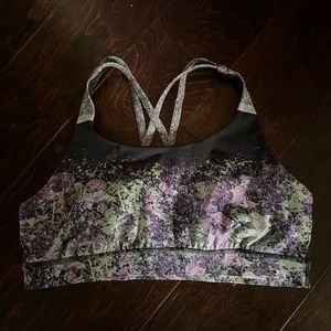 Lululemon sports bra